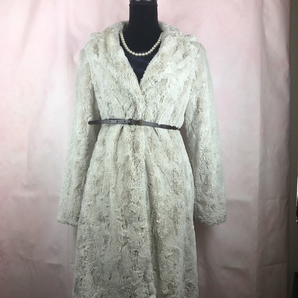 Doncaster Cream Coat - Picture 1 of 8
